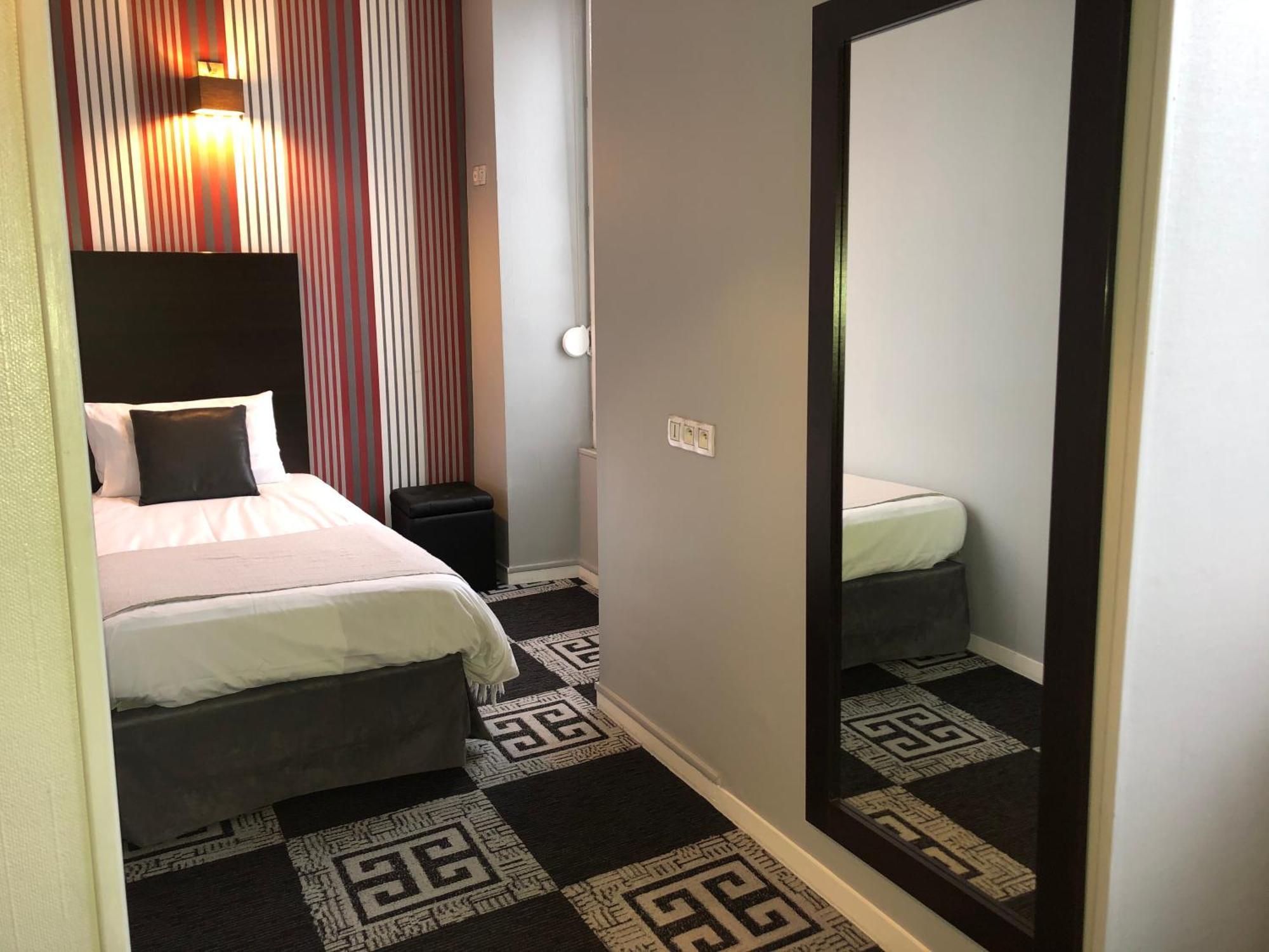 Hotel Le Charleston Λε Μανς Εξωτερικό φωτογραφία